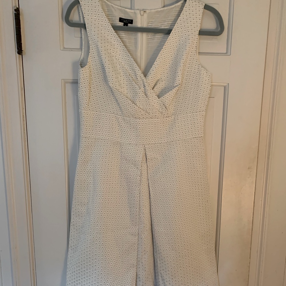 Talbots Women’s sleeveless knee length fitted dress